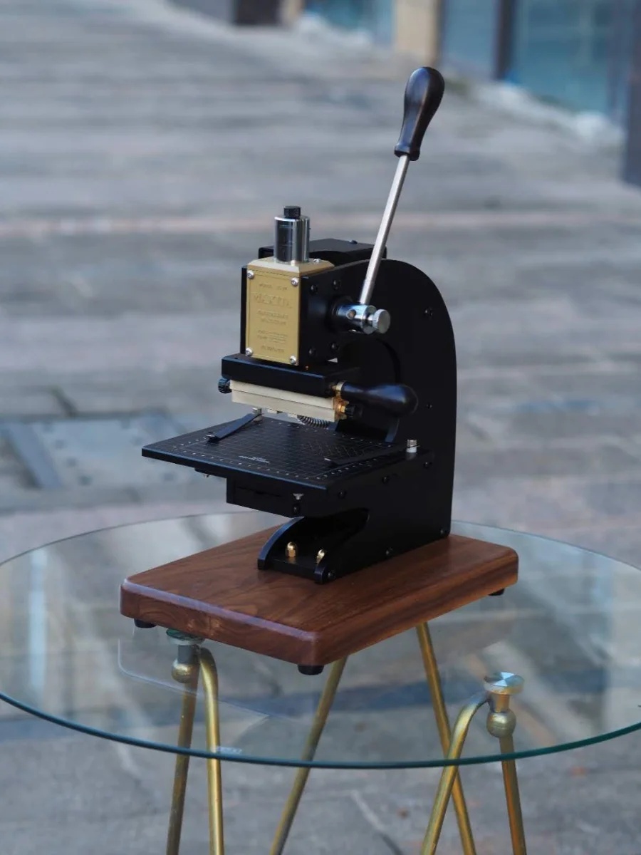 

Bronzing machine logo copper mold printing, business card leather packaging indentation machine, handmade leather goods