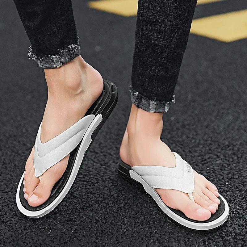 

Summer Men's Multi-color Lightweight Easy-to-wear Casual Beach Bathroom Anti-slip Breathable and Quick-drying Flip-flops