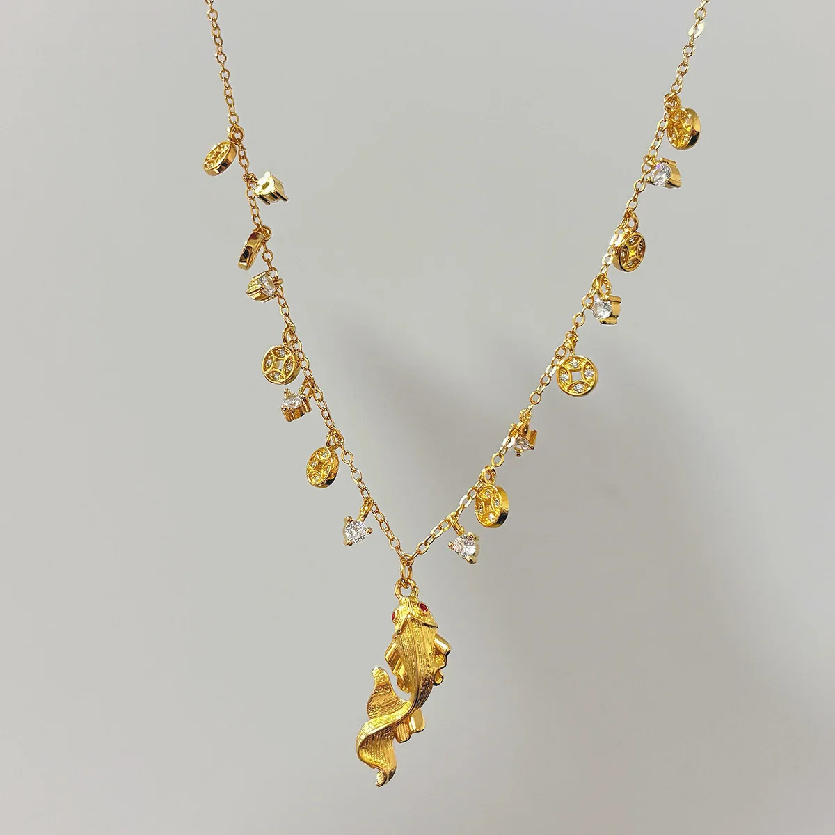 

Foydjew Chinese Style Retro Bronze Coin Koi Fish Design Gold Color Pendant Necklaces Women's Lucky Amulet Neck Accessories