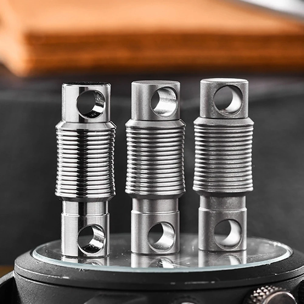 Portachiavi con fibbia ad anello rotante in lega di titanio fibbia per cintura in vita portachiavi con chiusura a molla strumento esterno EDC Unboxing Tool