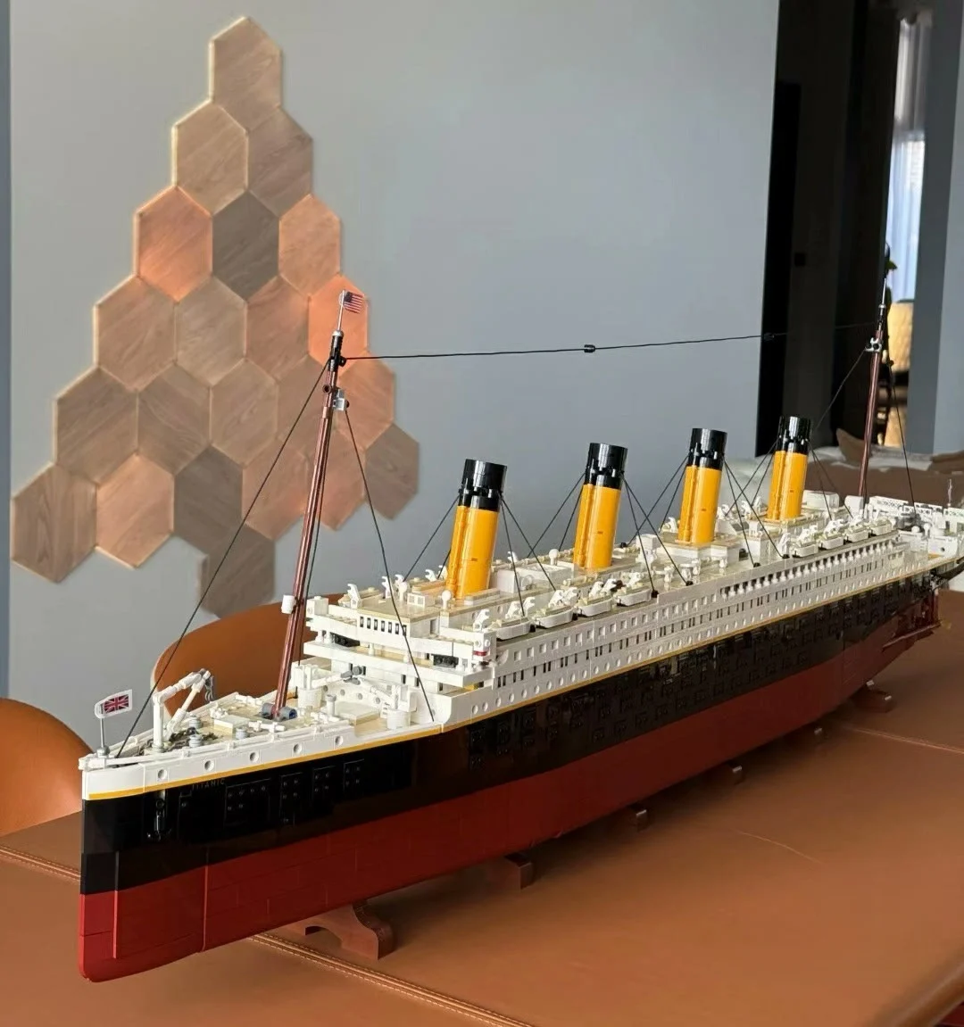 

9090 шт., большой круизный корабль Титаника, строительные блоки, совместимые с 10294 99023, пароходные кирпичи, детские игрушки «сделай сам», подарки для любви 1,35 м