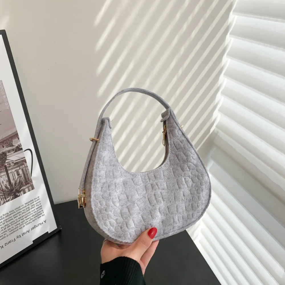 Portable Solid Color Crescent Bag Shoulder Pouch Large Capacity Felt Handbag All-match Korean Style Cloth Shoulder Bag Travel