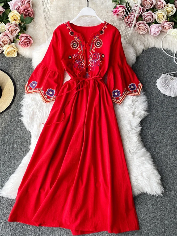 Women\'s Indie Folk Dress Desert Grassland Travel Cyber Celebrity Photo Modeling Embroidery Lacing Long A-line Dress Female ML866