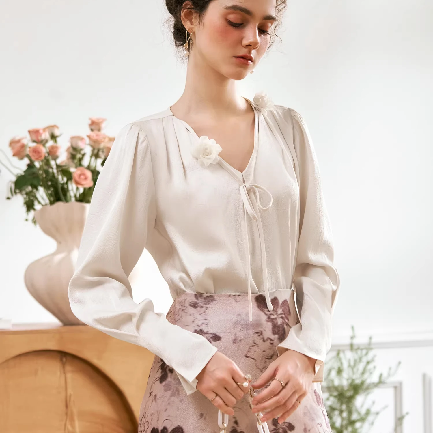 

OLrain Women's French Style Chiffon Blouse 2026 Spring Fall Romantic V-Neck Elegant Textured Chiffon Long Sleeve Top N56QC93866