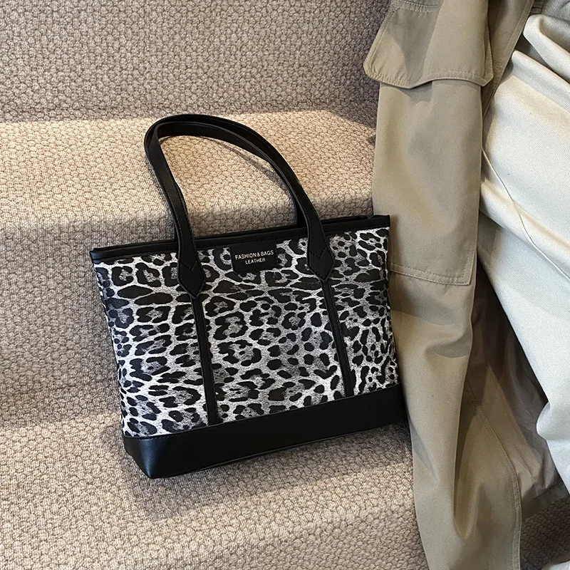 Vintage fashion tote bag large capacity slack leopard print underarm bag