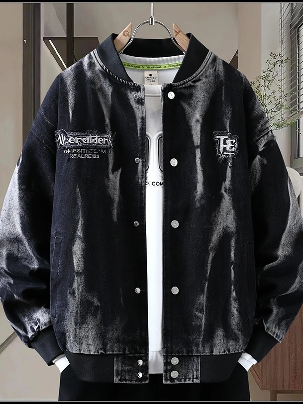 

Мужская джинсовая куртка 2026: Новинка весны-осени, в американском стиле, модная брендовая куртка-бомбер, трендовая весенняя одежда