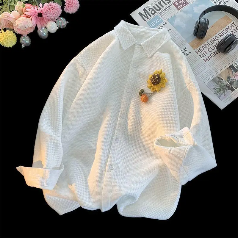 Camicie da donna con colletto tinta unita con bottoni casual moda primavera estate donna T-shirt a maniche lunghe ricamata vintage tutto-fiammifero