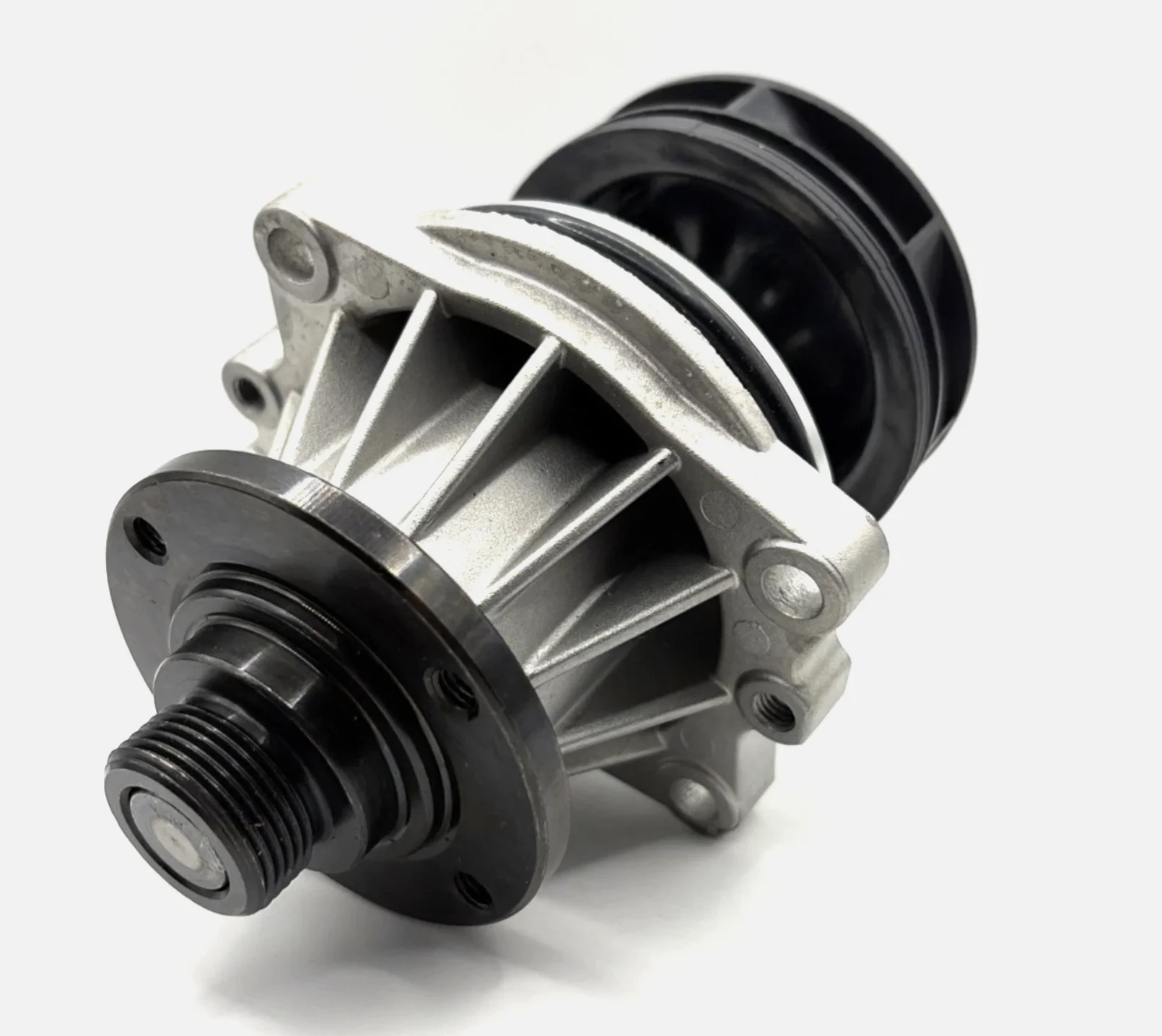 Water Pump W/Gasket For BMW X5 E34 E36 E39 E46 E53 E83 E85 11517527799