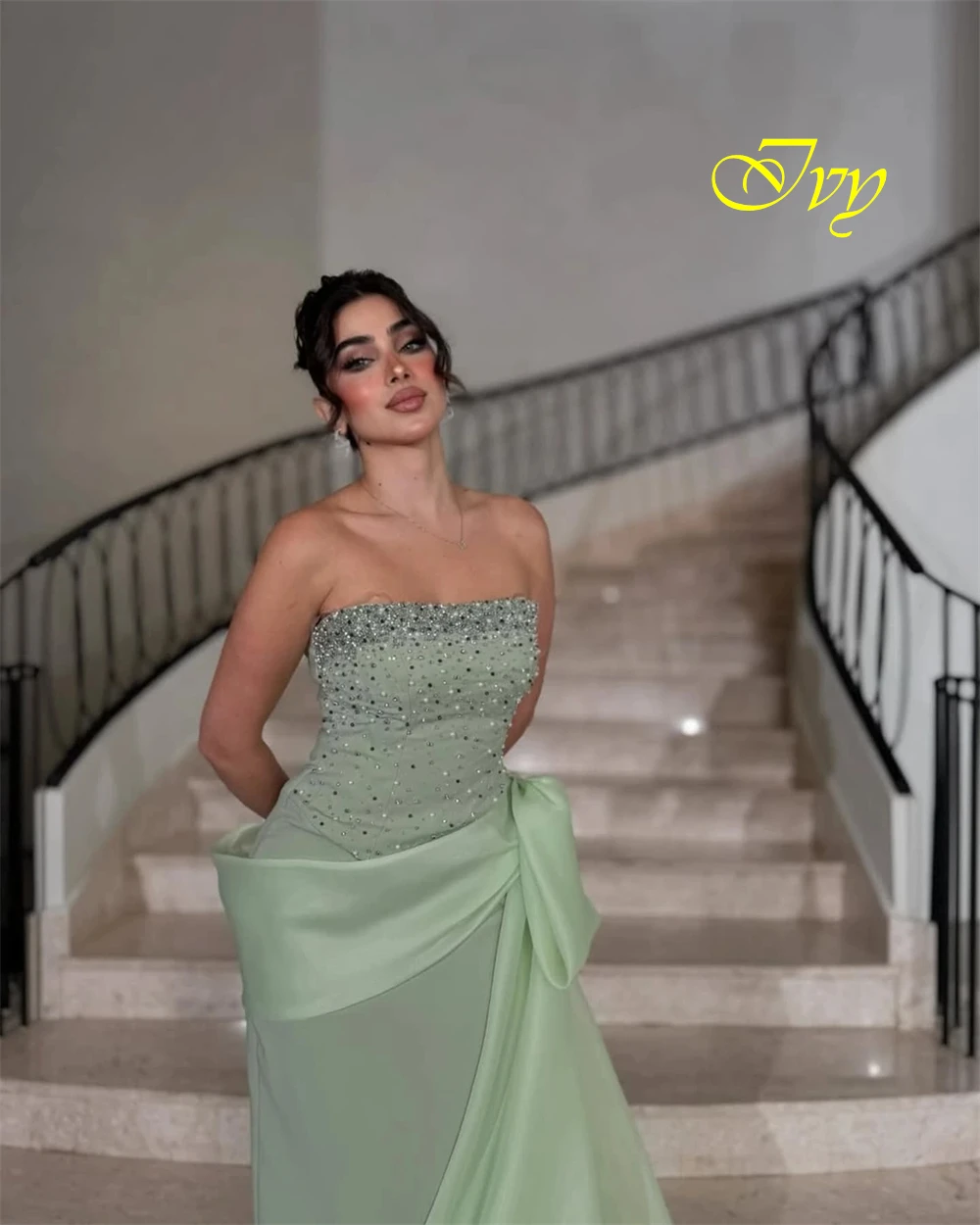 

Customized Exquisite Strapless Sleeveless Evening Dress High Quality Organza Prom Dresses Delicate Crystal Bridal Party Gowns