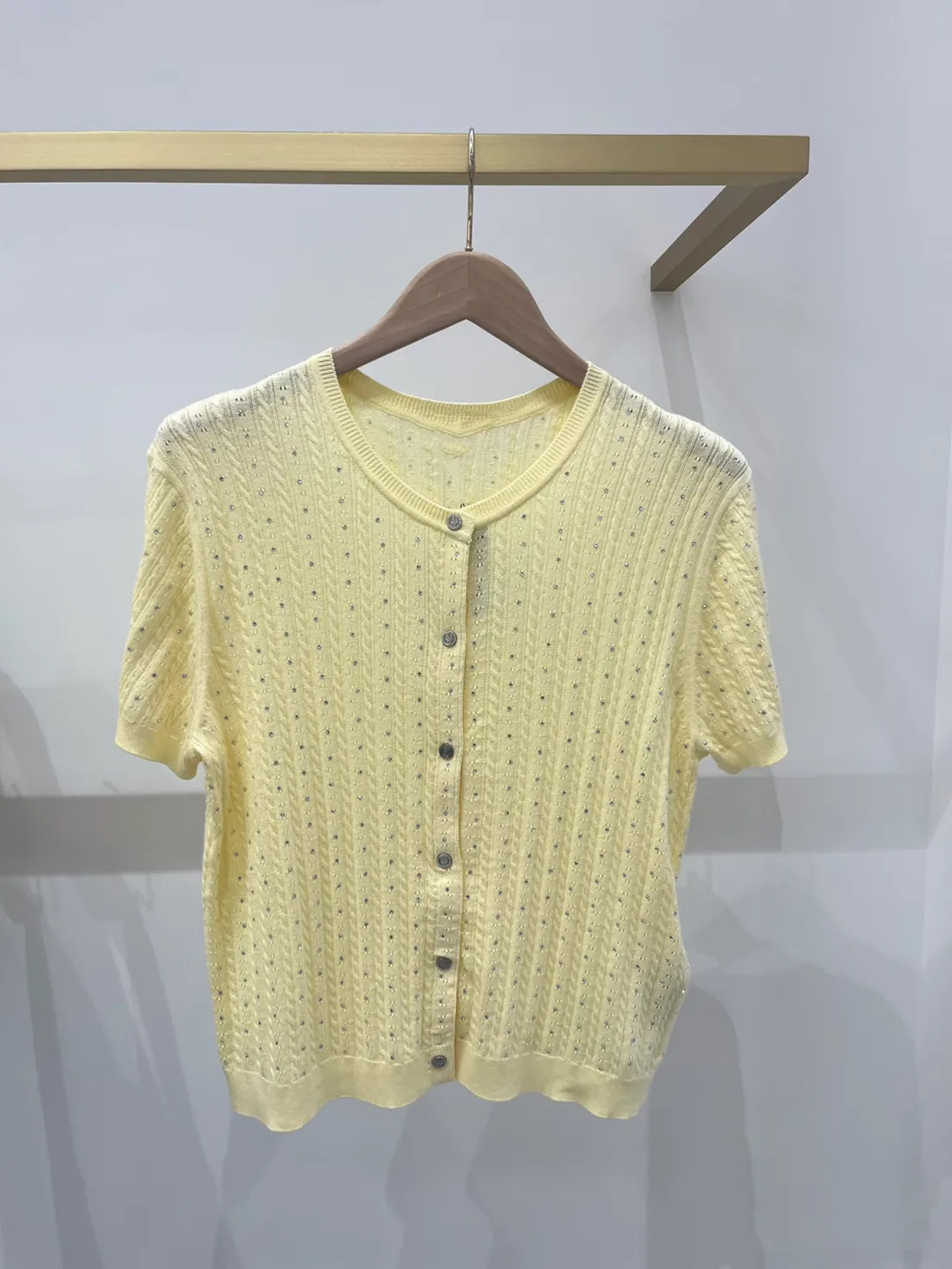 

High-End Version Fashionable European Style Yellow Casual round Neck Short Sleeve Knitted Open Cardigan Top Heavy Embellished