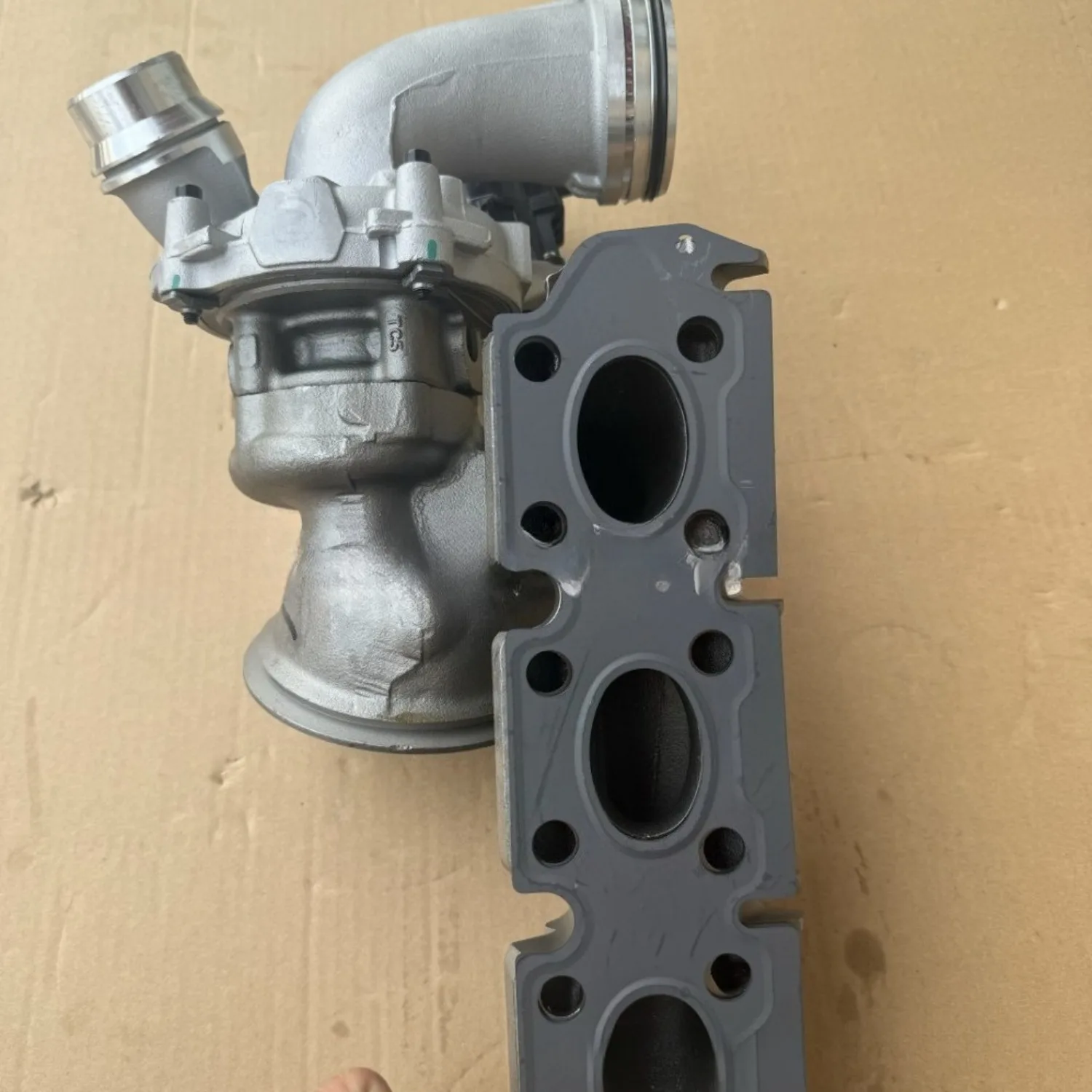 الشاحن التربيني للسيارات OE:11657636784 لسيارة BMW 2 (F45) (F46)، X1 (F48)، X2 (F39)، MINI (F55) (F56) (F54) (F57) #3