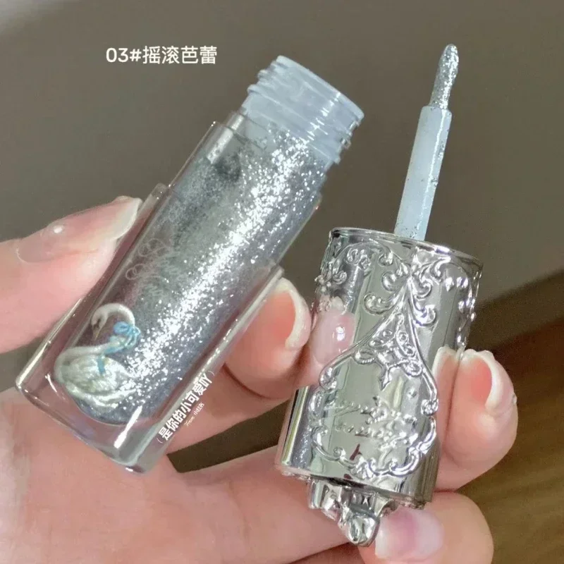 Flower Knows Swan Ballet Płynny cień do powiek Perłowy delikatny brokat Makijaż oczu Wodoodporny Konturujący Długotrwały Rzadki Urok