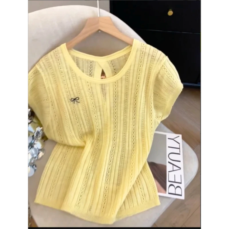 

2025 Summer New Hollow out round Ne ort Sve Knitted T-irt Age Reduction Trendy Korean Faion Versatile Slimming Top