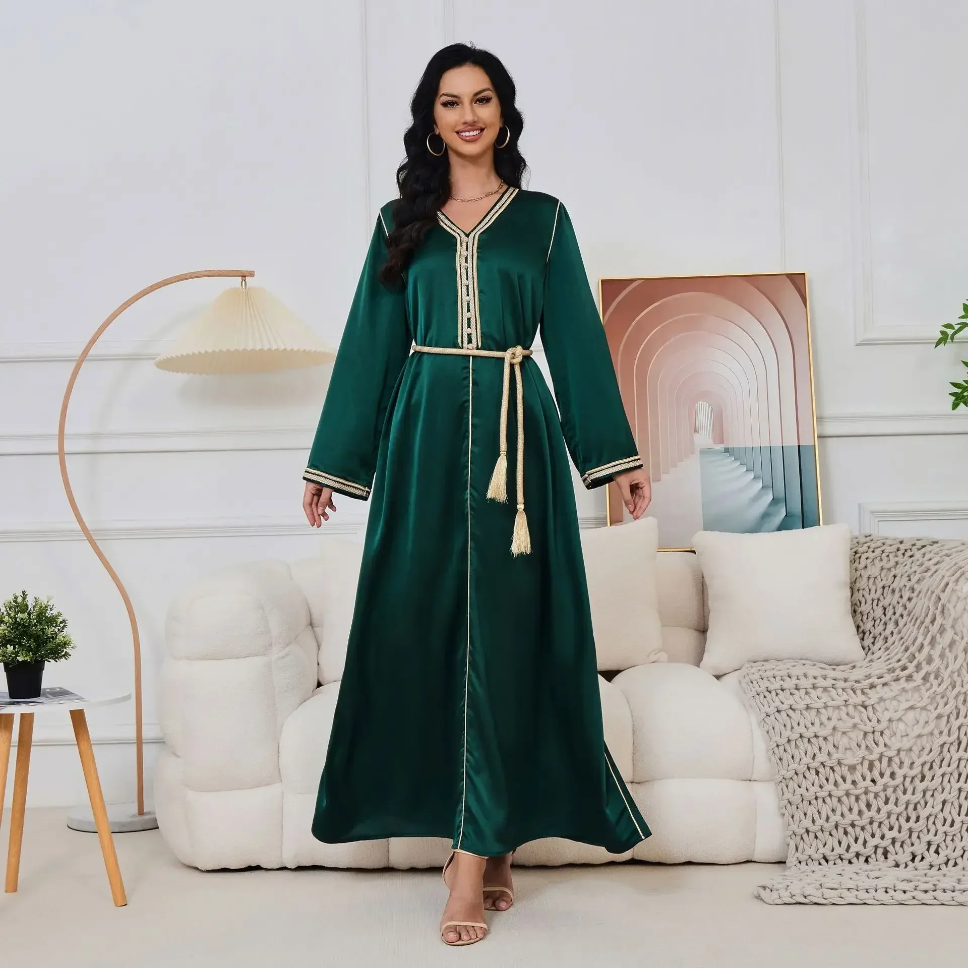 

Women Dubai Abayas Muslim Kaftan Solid Evening Dress Abaya V-neck Long-sleeved Abaya for Women Maxi Arabic Muslim Dress Vestidos