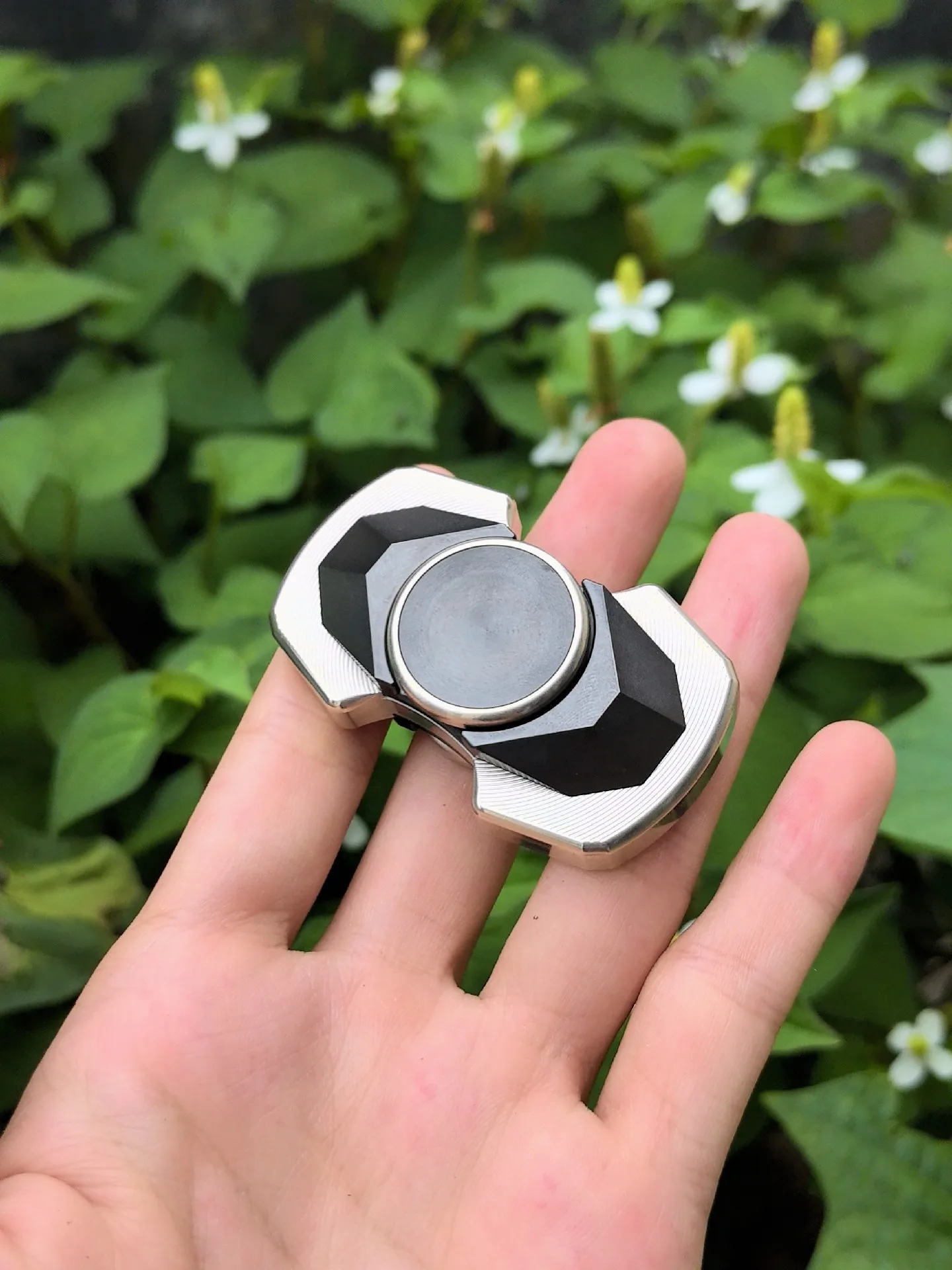 Chengguang gyro white copper+zirconium material fingertip decompression toy EDC