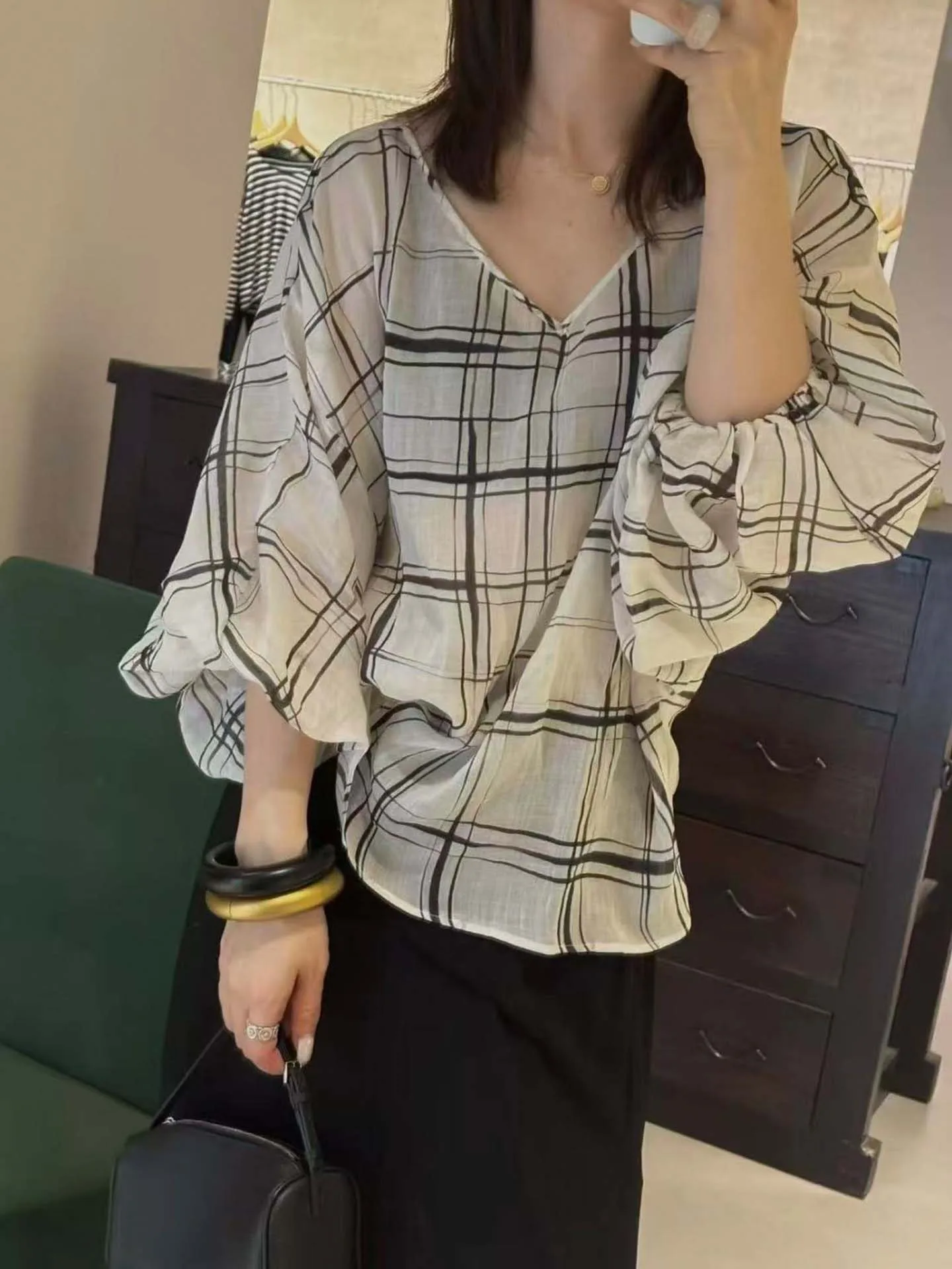 

Loose Batwing Sleeve Shirt Women's Printed Casual Style V-Neck Long Sleeve Breathable Comfortable Home Fashion Summer New Arr...