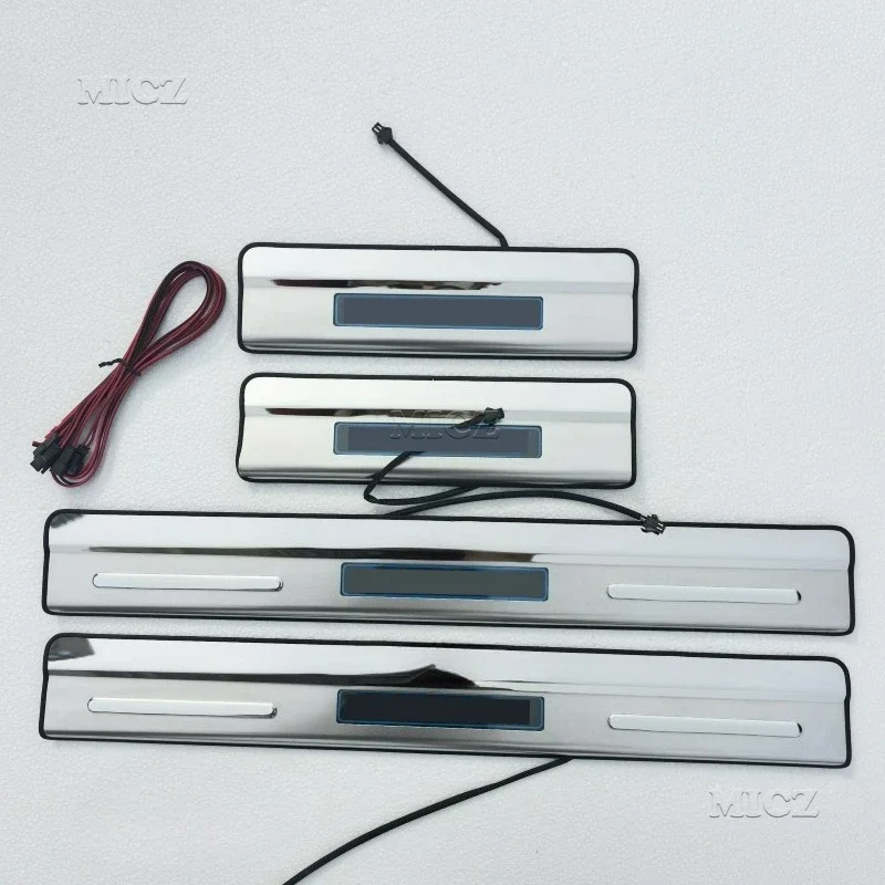 ل VW طوارق LED 2011 - 2018 جودة عالية الفولاذ المقاوم للصدأ غطاء باب السيارة خارج عتبة الباب لوحة تصفيف السيارة