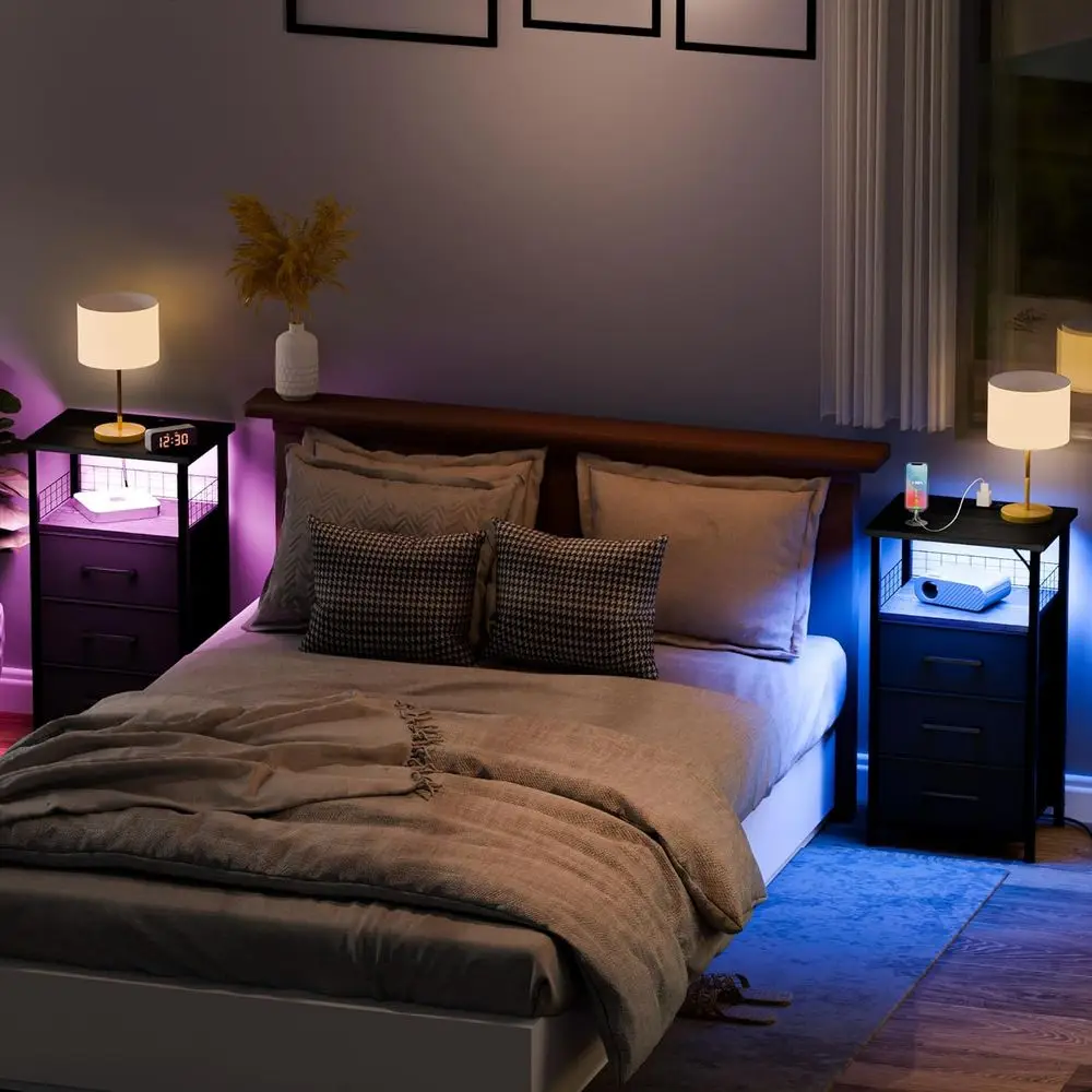 충전 스테이션이 포함된 블랙 침실 나이트스탠드 세트, LED 조명 엔드 테이블, 패브릭 서랍 및 USB 포트