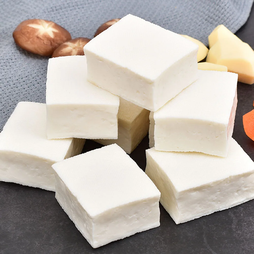 Simulación de cubos de frijol, accesorios artificiales de comida falsa, cocina, hotel, restaurante, comedor, decoración de salón, modelo de tofu fresco frito