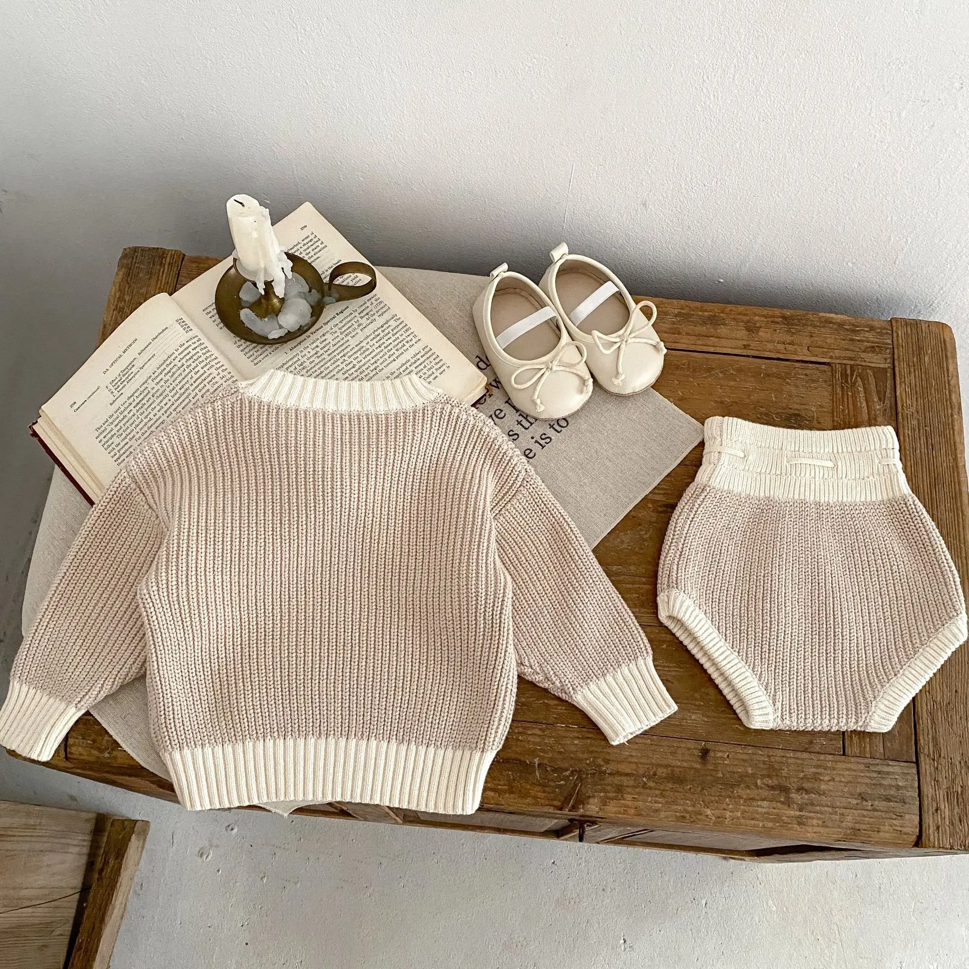 Autumn new baby clothing 0-3 year old baby girl pearl ground thick needle pullover+color matching pants 2-piece set