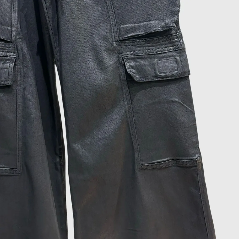 Dunkle RO-Stil High Street Style Arbeitsjeans mit weitem Bein, elastische Taille für Herren, dunkle, bodenlange, ausgestellte Freizeithose mit mehreren Taschen