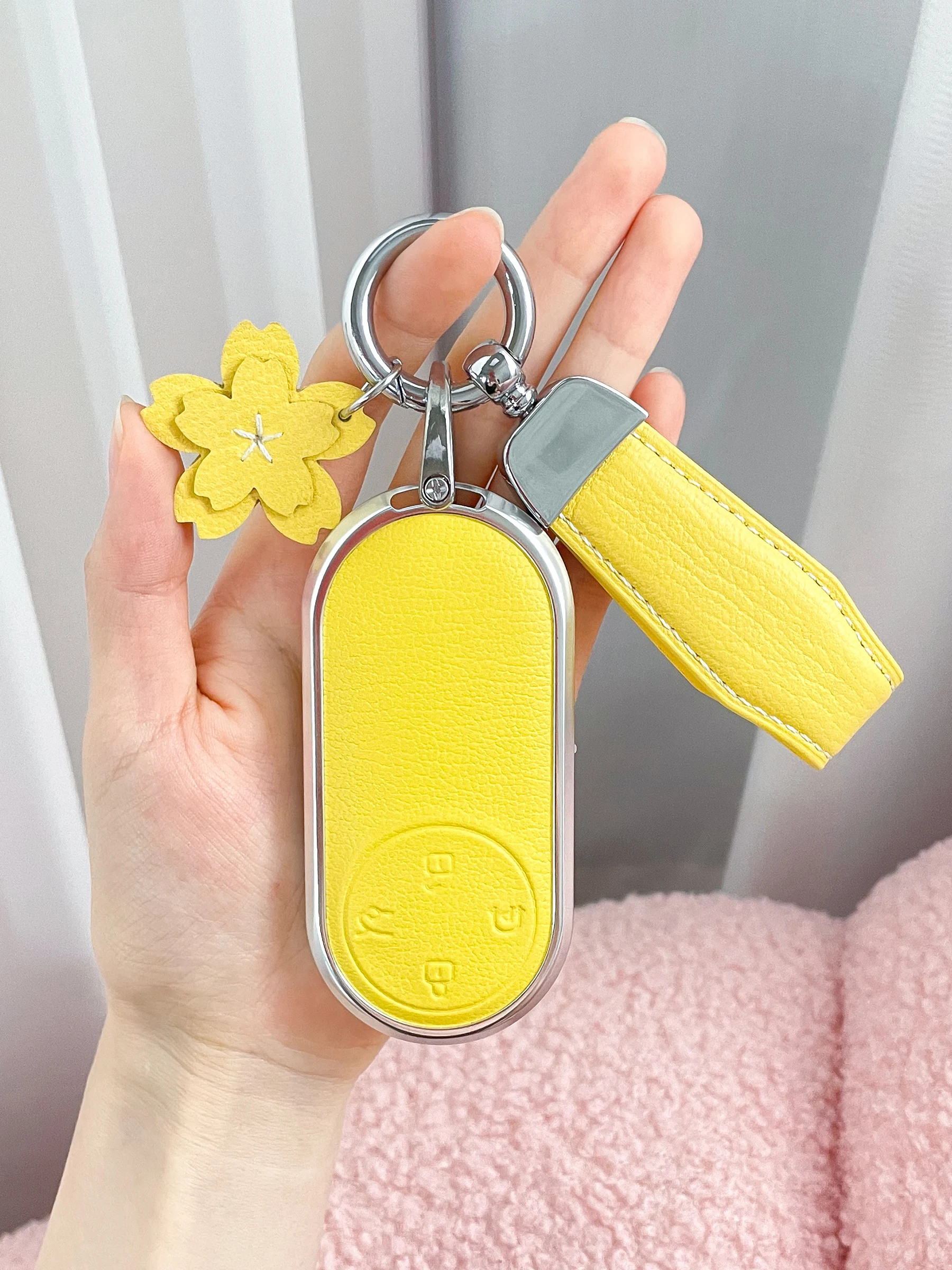 

Simple Style Handmade Aluminum Alloy + Yellow Leather Car Remote Key Case Cover For AITO M9 2024