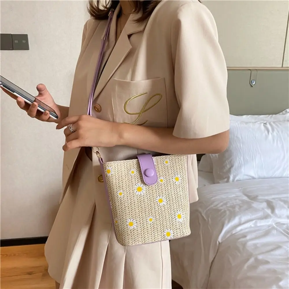 

Fashion Woven Shoulder Bag Large Capacity Handmade Knitted Crossbody Bag Summer Beach Straw Bag