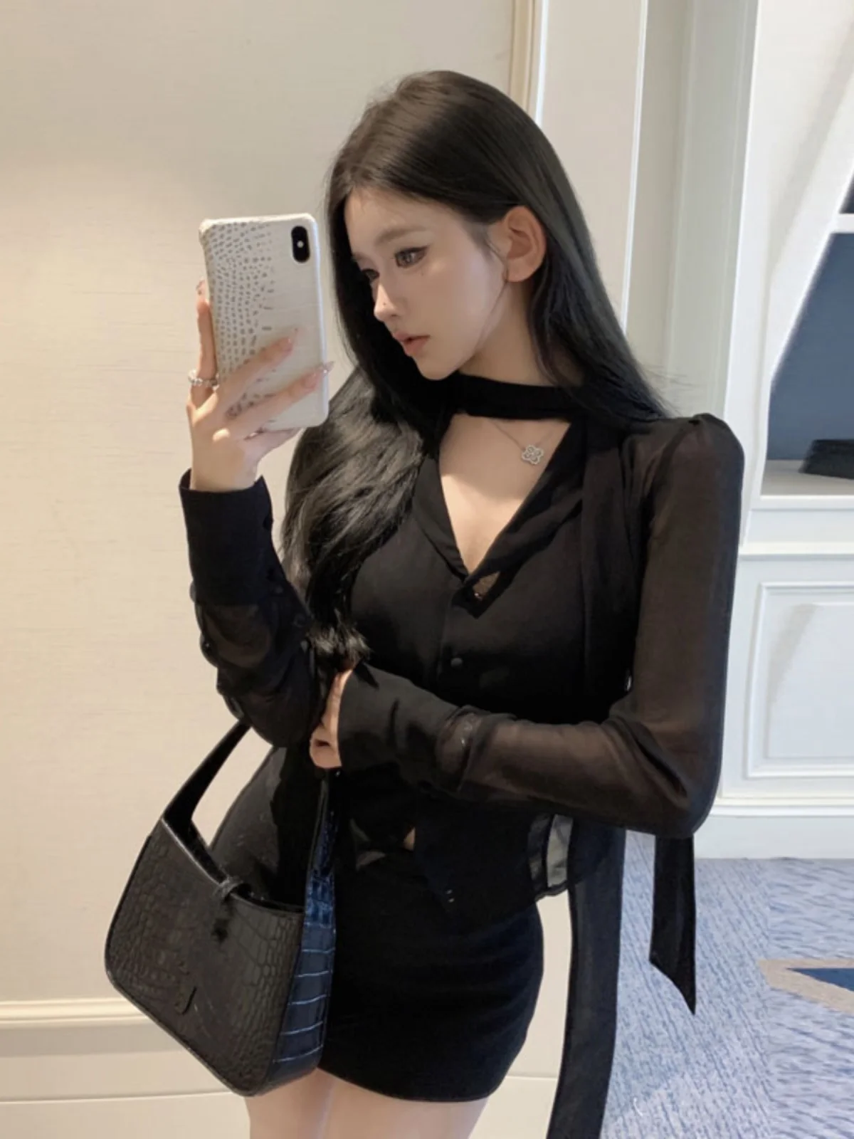 

Korean Style Women's Shirt Luxury Sensation Unique Attractively Beautiful Trendy Small Top Button up Long Sleeve V-Neck