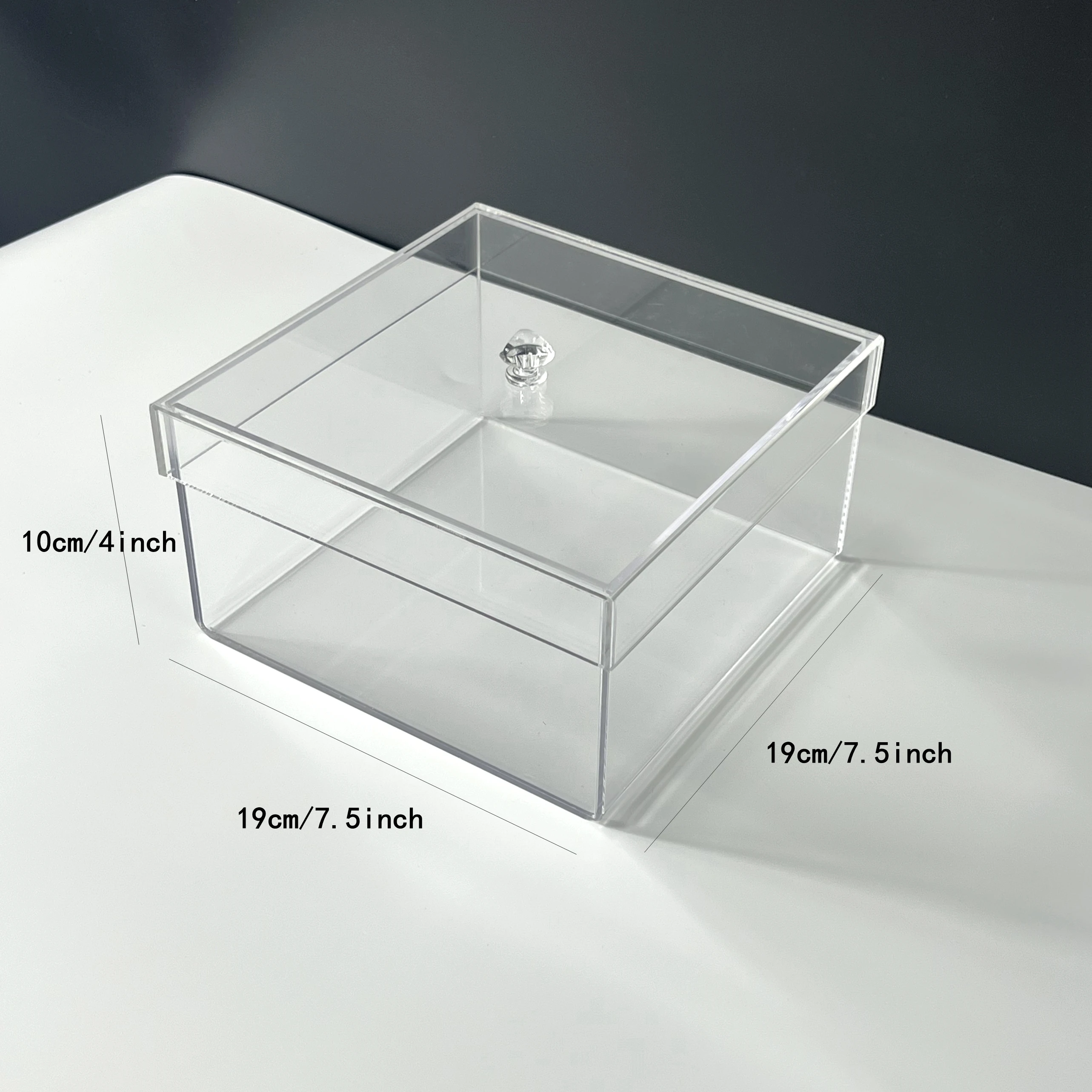 7.5*7.5*4inch  Transparent acrylic square storage box with lid, used to store small jewelry beads, coins, handicrafts, tiles, gi