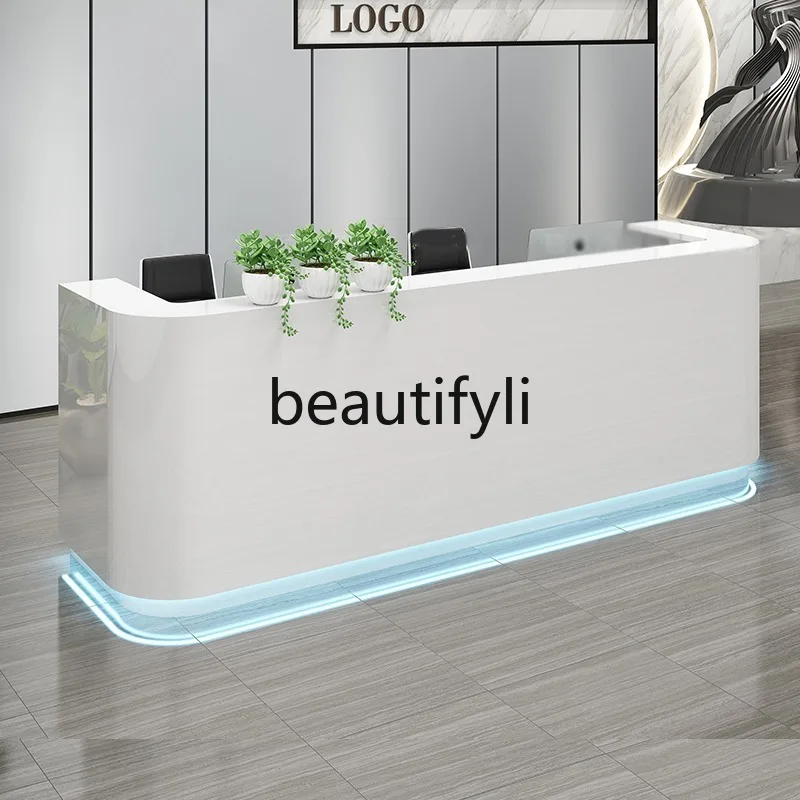 طاولة بار مكتب الشركة المطلية بسيطة وحديثة لصالونات التجميل وأمين الصندوق ومكتب الاستقبال الإبداعي