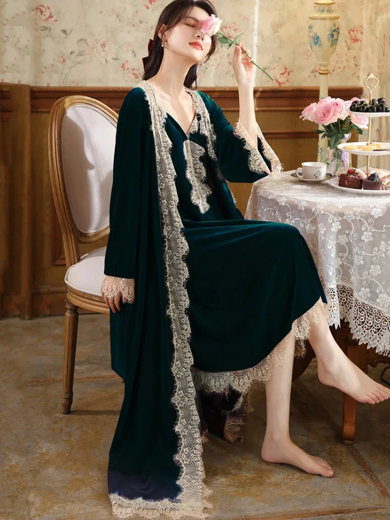 Elegant Sleepwear Lace V-Neck Velvet Night Dress Robes for Women Two Pieces Autumn Winter Nightwear Vintage Princess Nightgowns