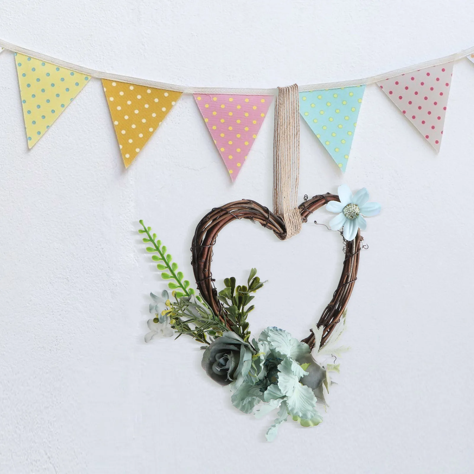 2 قطعة على شكل قلب جارلاند زهرة اصطناعية إكليل الروطان محاكاة الأزهار جدار معلق ديكور الباب لخلفية سيارة الزفاف