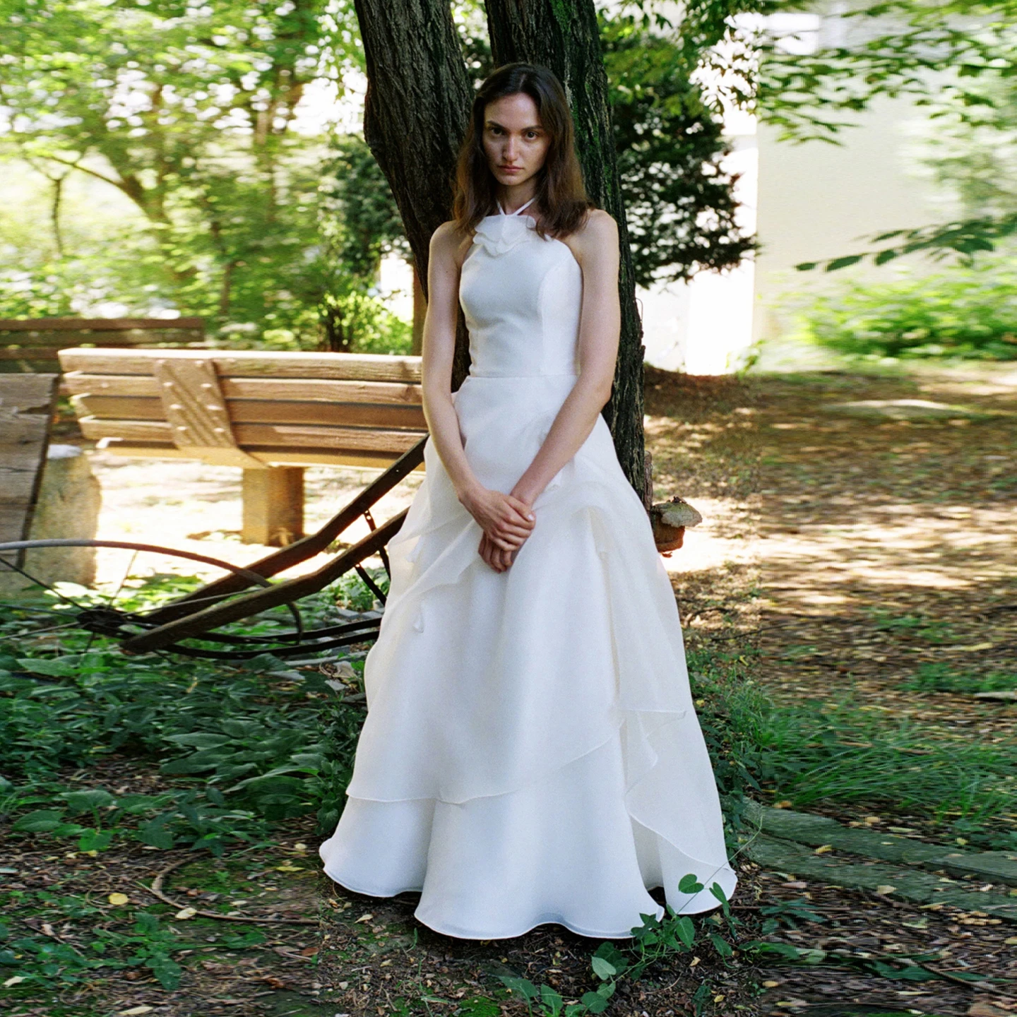 ชุดแต่งงานผ้าออร์แกนซ่าแบบผูกคอ แขนกุด ทรงเอ ยาวถึงพื้น ชุดเจ้าสาวโรแมนติก ชุดแต่งงานกลางแจ้งในสวน ชุดเจ้าสาว G4989