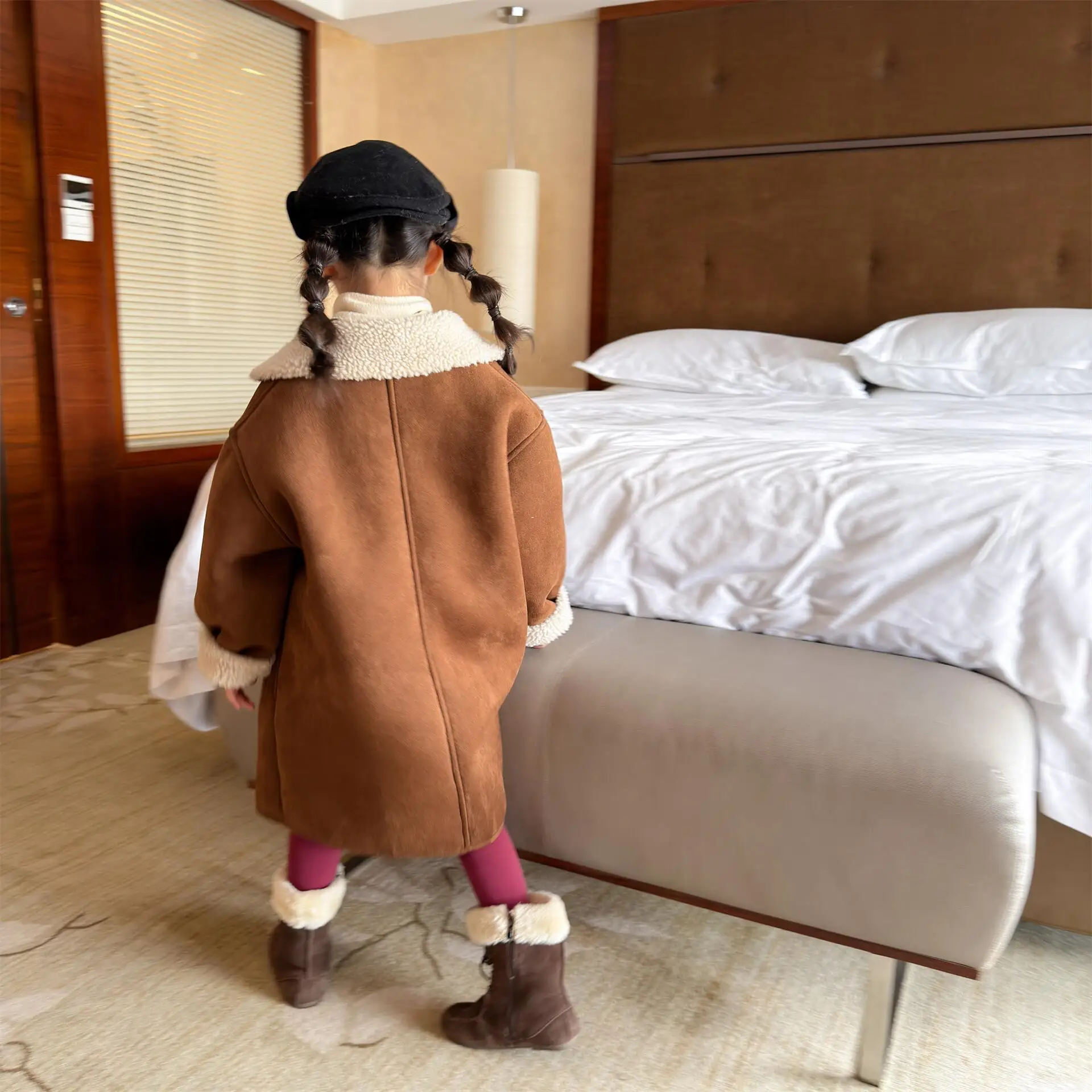 New Winter Clothing for Childrens Clothing Korean Version Fur Integrated Long Style Girls Winter Jacket Cotton Jacket