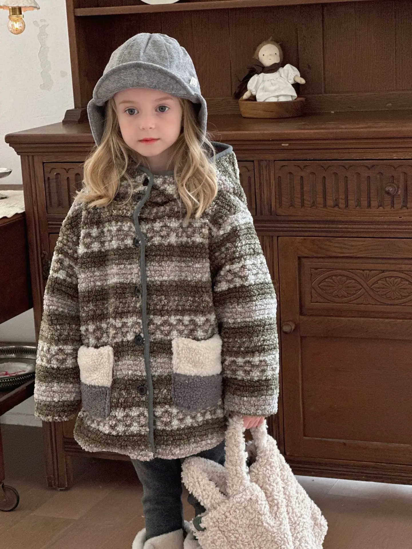 Giacca per bambini 2024 Nuovo Autunno Inverno Cappotto di lana di agnello Bambini Girs Ragazzi Giacca calda con cappuccio Cotone Natale Abbigliamento per bambini