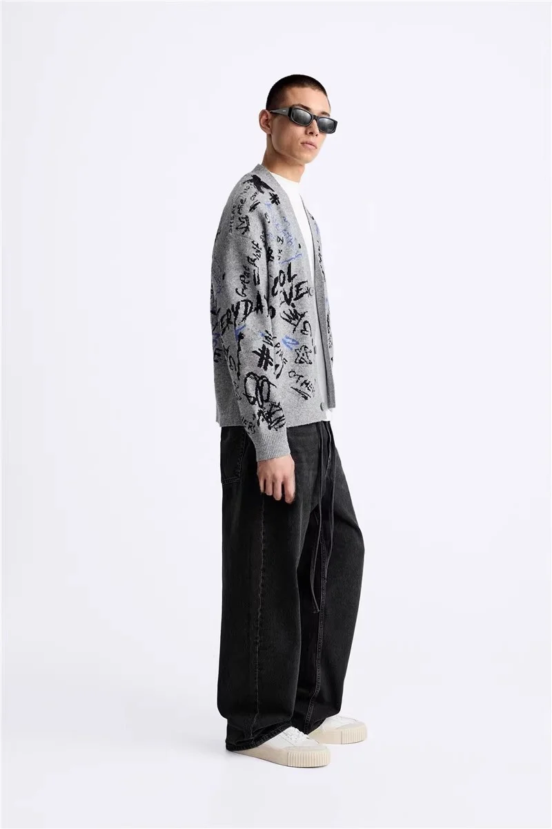 

Spring 2024 Men's V-ne fiti Embroidered Knitwear Cardigan Jaet Busin Casual Diamond Pattern Long Sve Youthwear