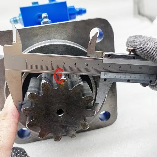 110 mm 66.40mm 105mm 12 Teeth  U15 U17 Slewing Motors  2-200D0S-E3 2-200DOS-E3 RG138-61280 Swing Motor Assy