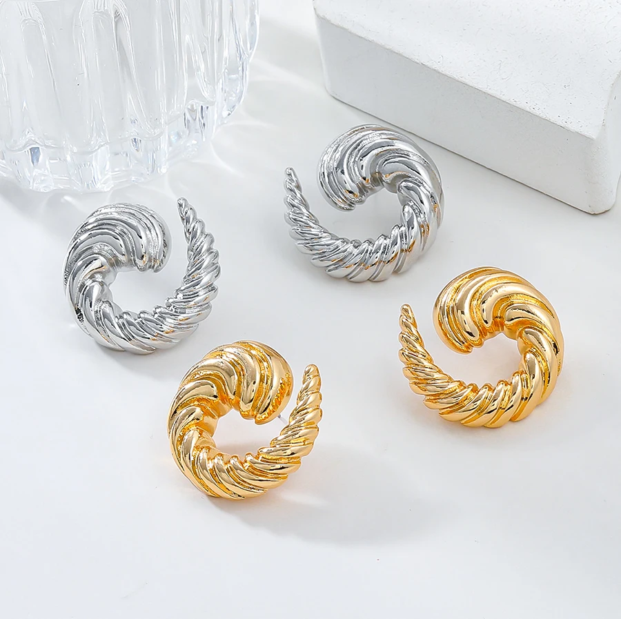 Retro Conch Shaped Stud Earrings for Women Fashion Personalize Design Geometric Irregular Croissant  Texture Earrings