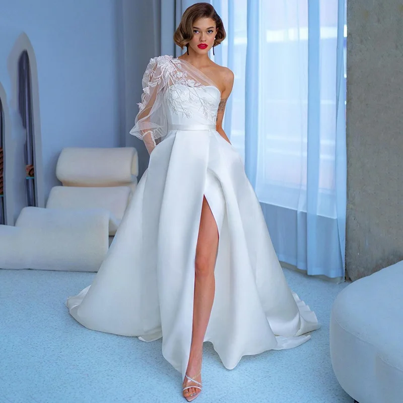 Sexy White One Shoulder Long Sleeve Wedding Dresses Satin Split Bride Dress Lace Flowers Beach Couture Spring Wedding Gowns 2022