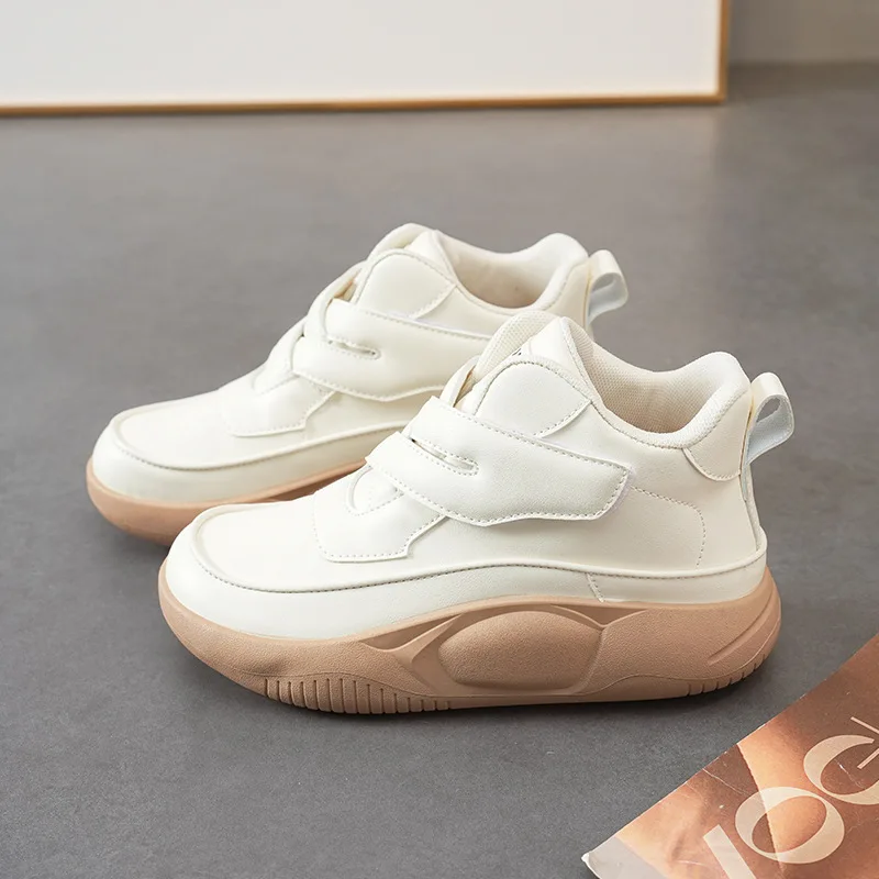 أحذية جلدية لخريف وشتاء 2025 أحذية رياضية كاجوال متعددة الاستخدامات للنساء أحذية مريحة عالية الجودة مقاومة للماء #1