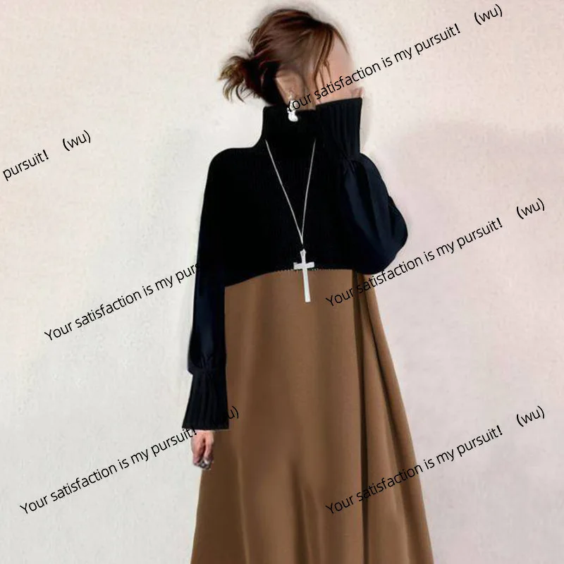 

Среднее и длинное платье с высоким воротником