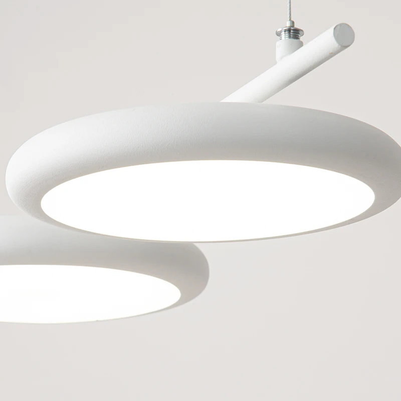 Lustre estilo creme para sala de estar, luminária minimalista, design atmosférico de lâmpada circular, quarto e sala de jantar, 2024