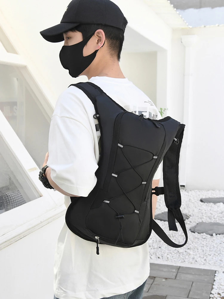 12L Outdoor-Sport-Rucksack für Radfahren, Laufen, Wandern mit Hydratationsblase, Helmhalterung, wasserdicht, ultraleicht – Detail 2