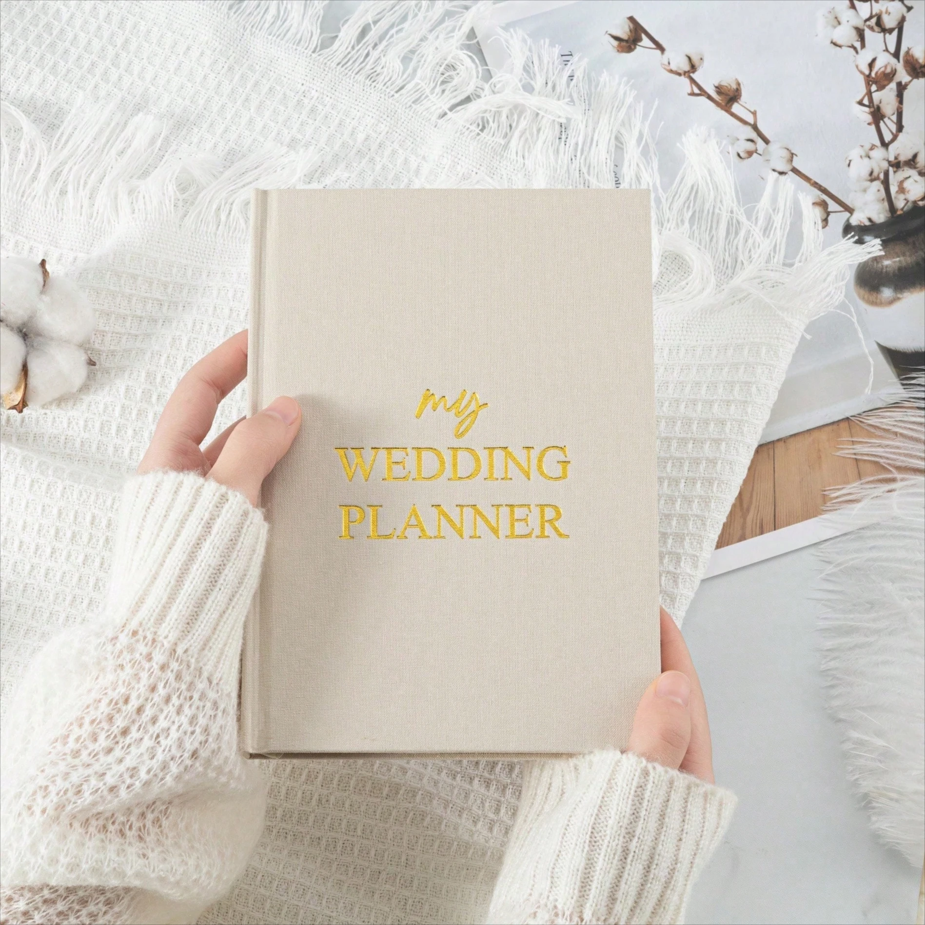

Hardcover Wedding Planner - 164-Page 100GSM Organizer for Brides, School & Holidays, Portable Checklist Journal