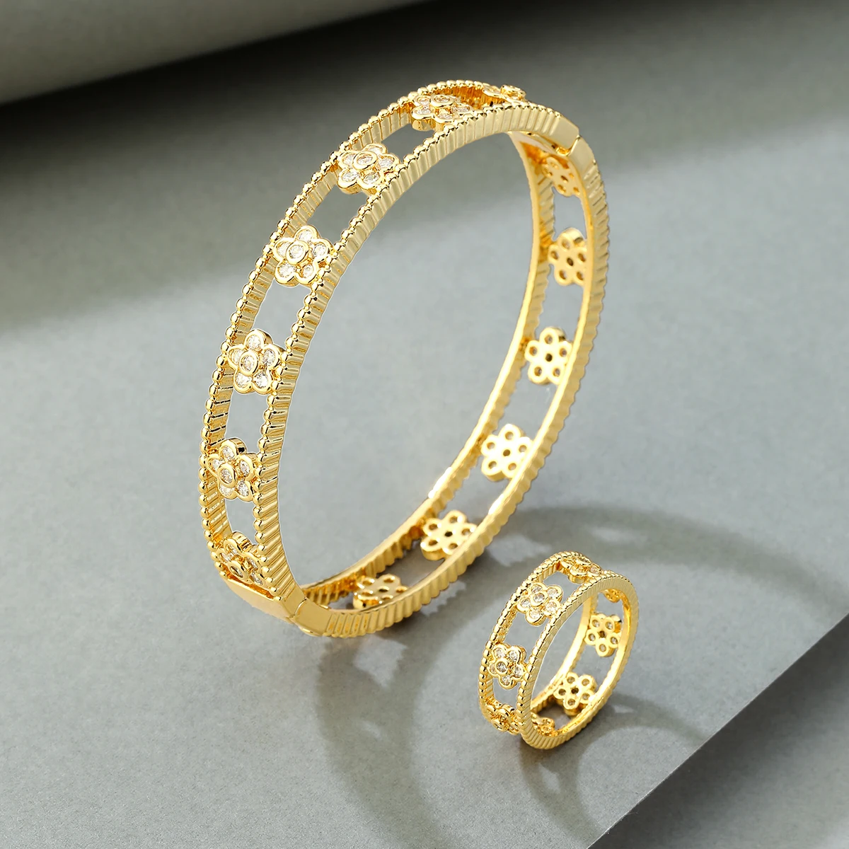 2024 New Autumn and Winter Cubic Zircon Rose Hollow Bracelet Ring Set for Women Holiday Party Jewelry Accessories