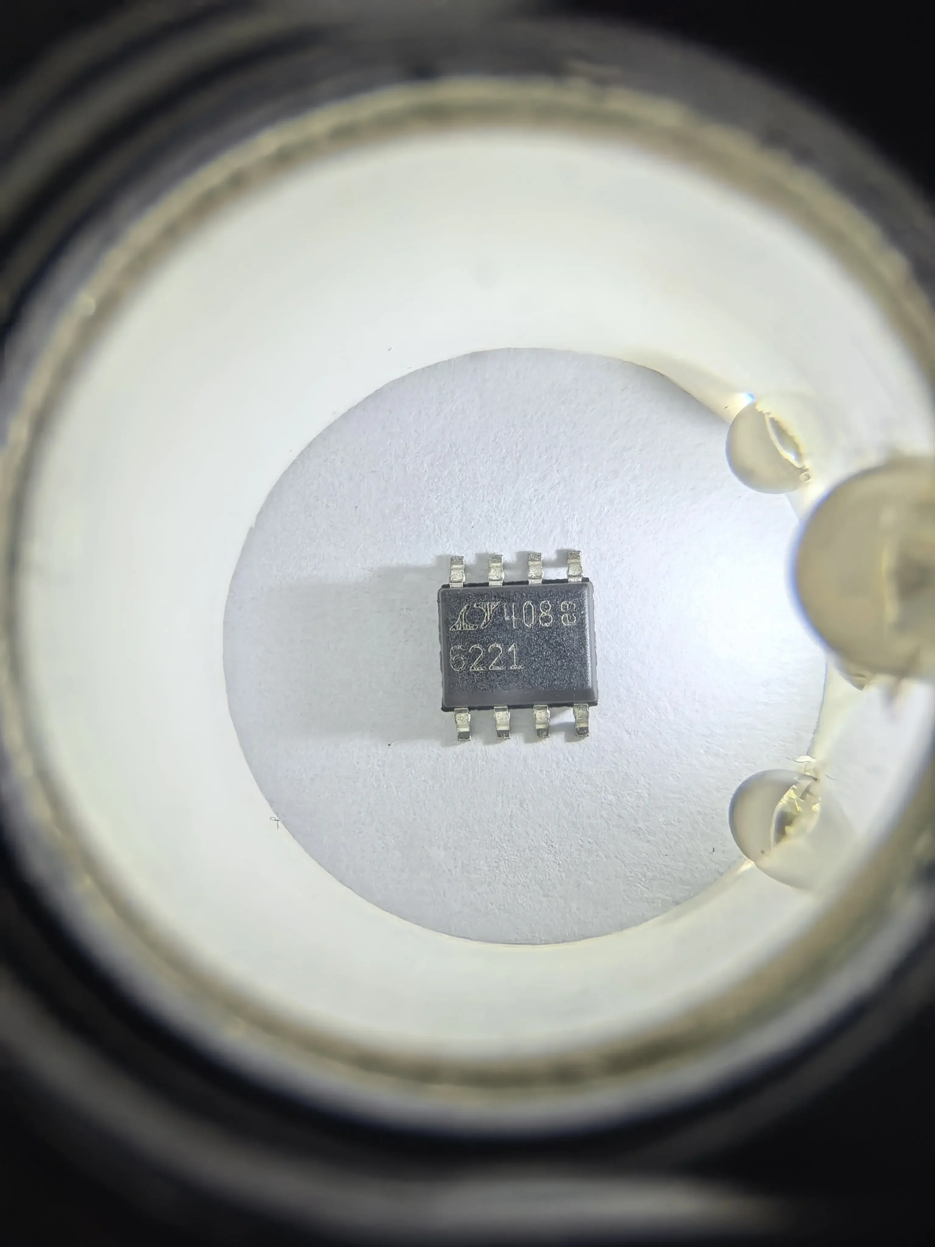 LT6221CDD LT6221IDD LT6221CS8 LT6221IS8 LT6221 - Dual 60MHz, 20V/us Low Power, Rail-to-Rail Input and Output Precision Op Amp