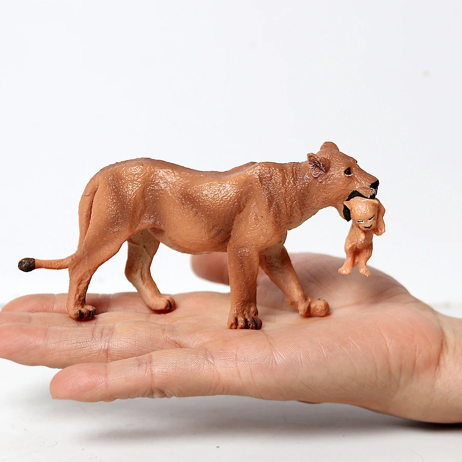 Figure di animali della giungla Giocattoli modello in plastica Leone Lionet Lioness Action Figure Figurine di animali selvatici Regali per bambini Giochi di giocattoli per bambini