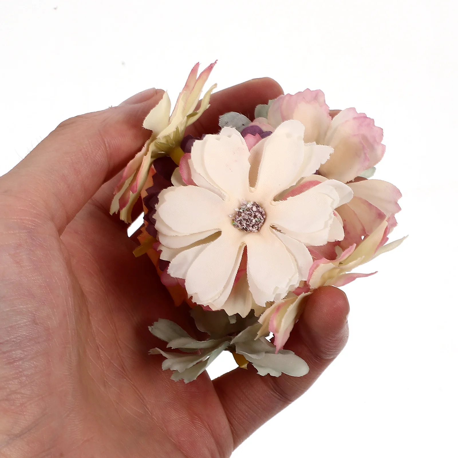 

100Pcs DIY Craft Material Mini African Daisy Flower Heads Realistic Soft Faux Flowers for Wedding Party Home Office Decoration