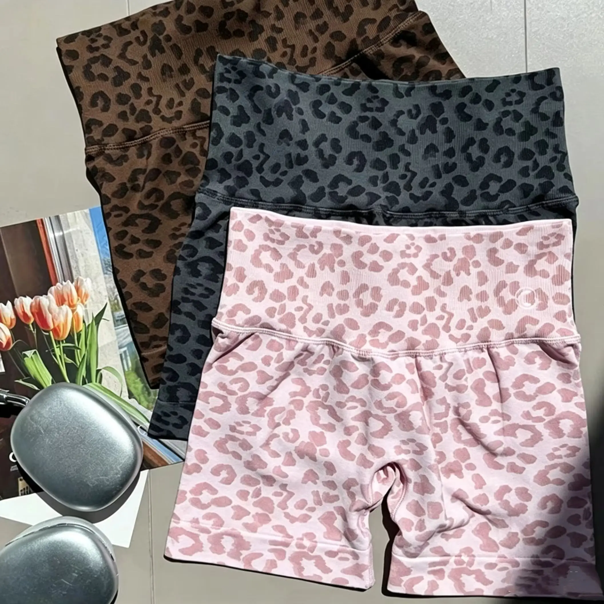 Damen-Fitness-Shorts, Yoga-Leggings mit hoher Taille, Bauchkontrolle und Po-Lifting-Effekt, dehnbare Shorts mit 3-Zoll-Länge, schnelltrocknende, eng anliegende Shorts. – Detail 3