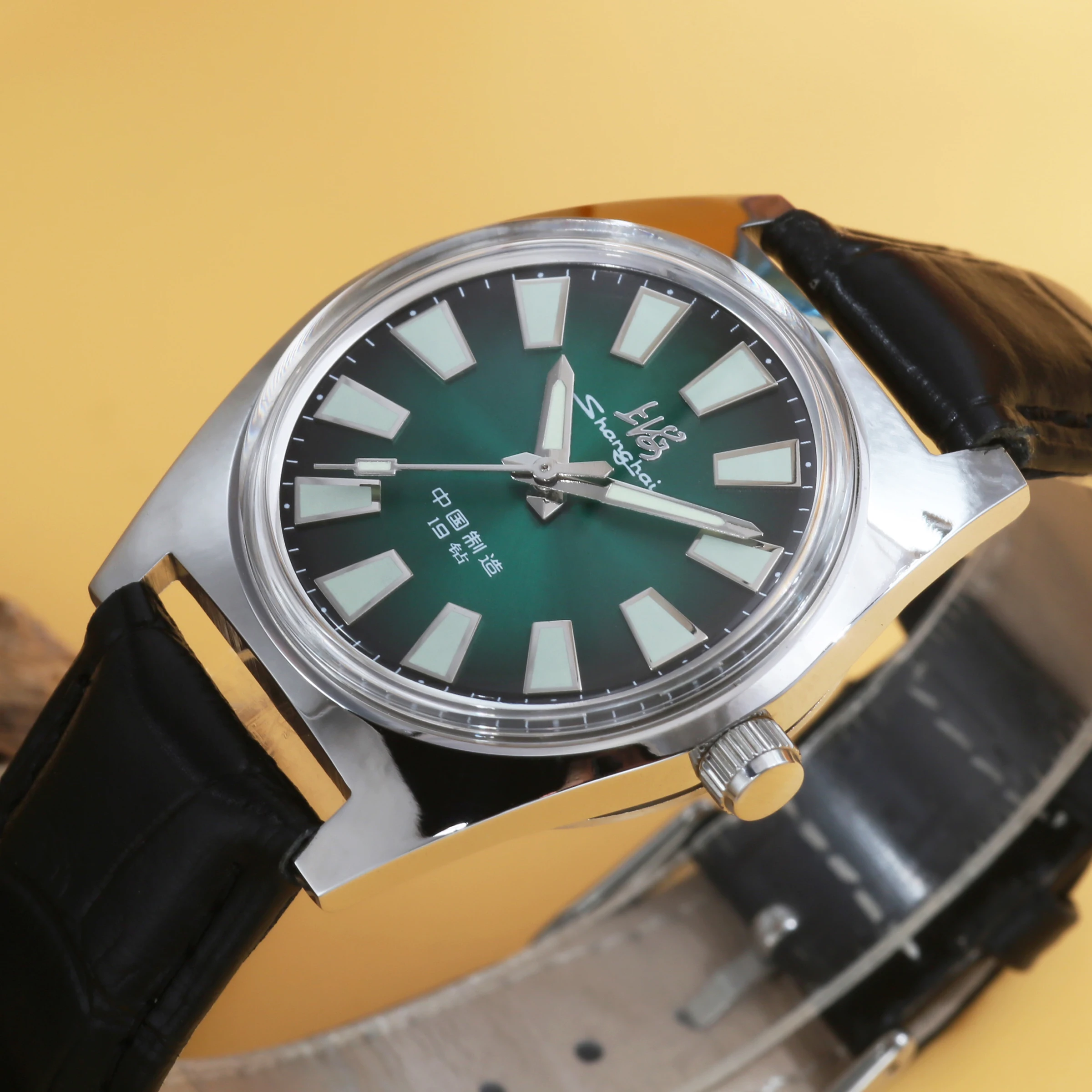 Vintage Shanghai Hand Wind Mechanical Watch 17J Shockproof Simple Silver Case Black Leather Band Business Dress Wrist Watch